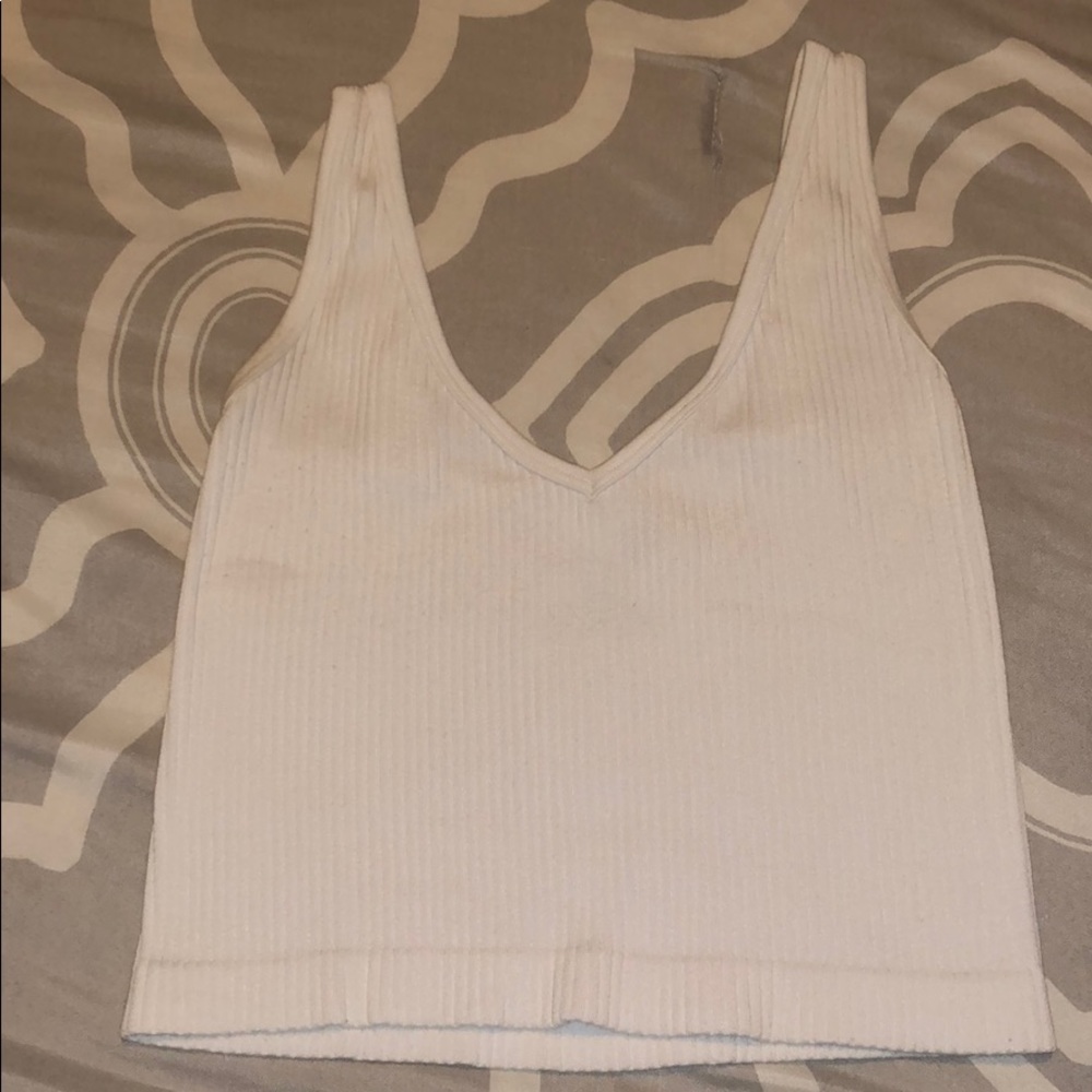 Rubbed white crop top.